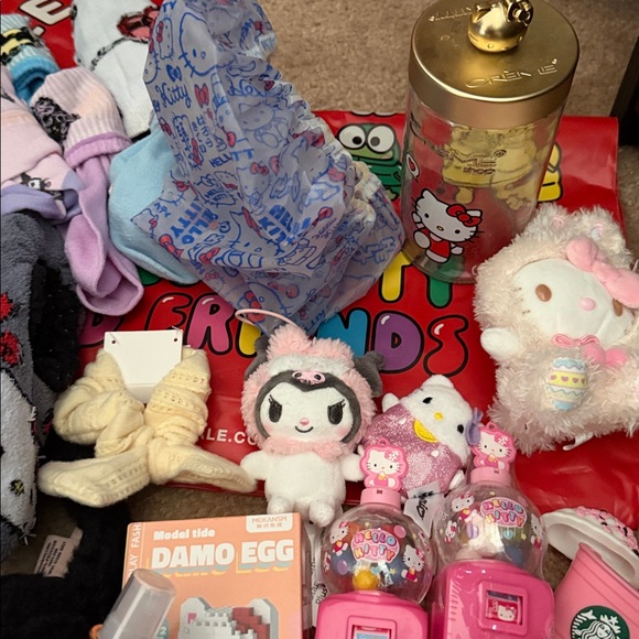 SALE! Cute Hello Kitty and Friends Collection - Picture 5 of 8